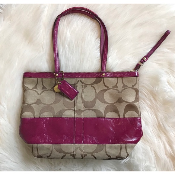 Coach Handbags - Coach | Signature Shoulder Bag